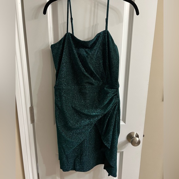 BRAND NEW Trixxi Glitter Knit Mini Dress - Picture 2 of 7